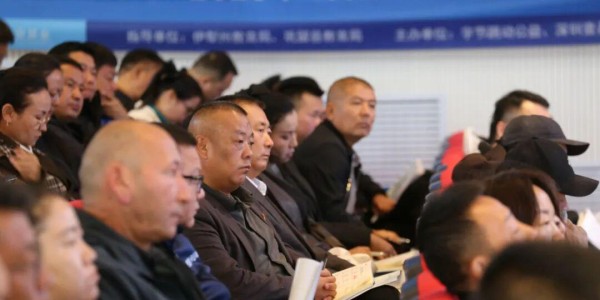 爱游戏体育app下载-抖音足球少年行 2026 县域青少年足球邀请赛热血开赛