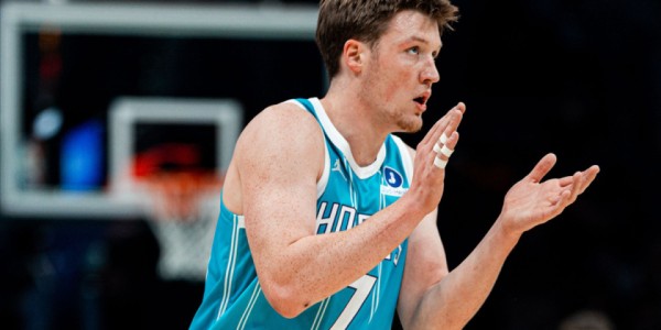 爱游戏体育登录入口-狂胜27分，近18战15胜NBA唯一！3点证明超级鱼腩蜕变成黑马非偶然